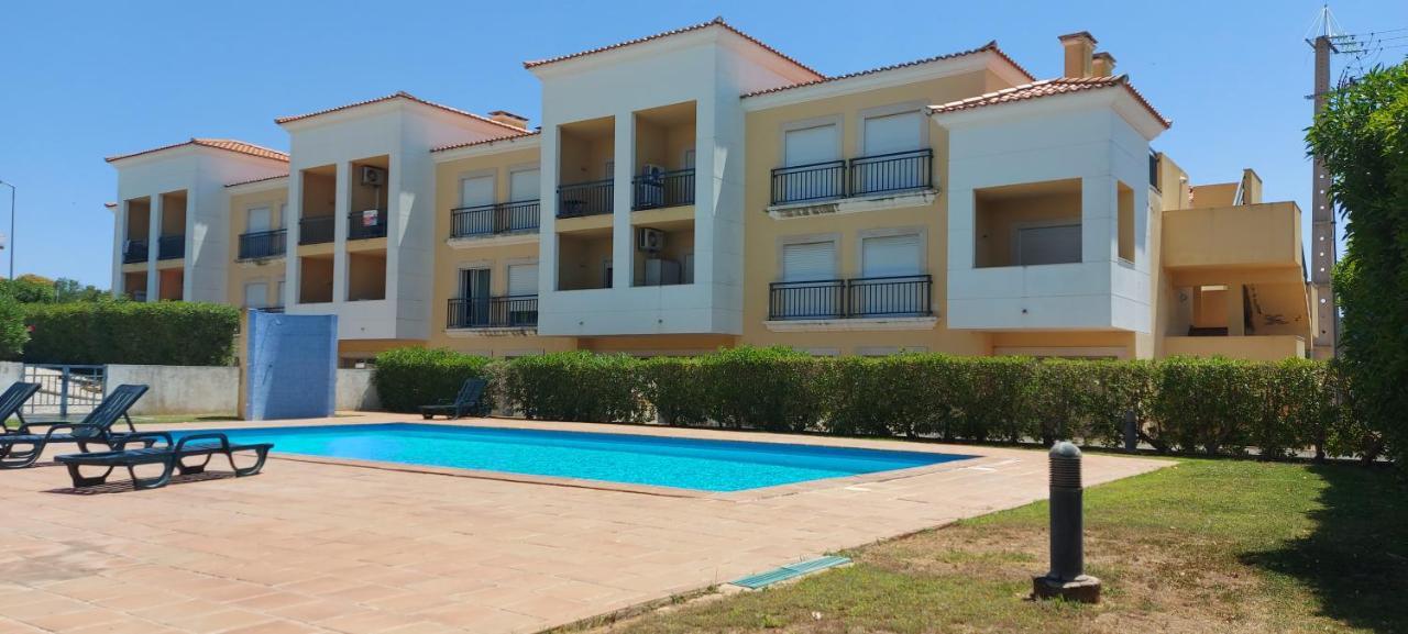 אלקנטרילה Apartamento Piscina 5 Minutos Praia מראה חיצוני תמונה