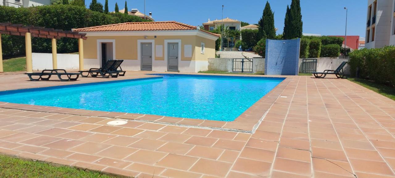 אלקנטרילה Apartamento Piscina 5 Minutos Praia מראה חיצוני תמונה